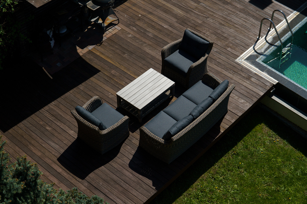 Набор из искусственного ротанга ВЕНЕЦИЯ: 3-х местный диван + 2 кресла + кофейный столик (цвет: коричневый)