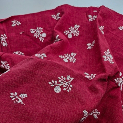 Полулен с вышивкой на винном фоне