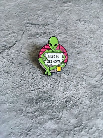 Значок металлический на одежду/Пин. I need to get home