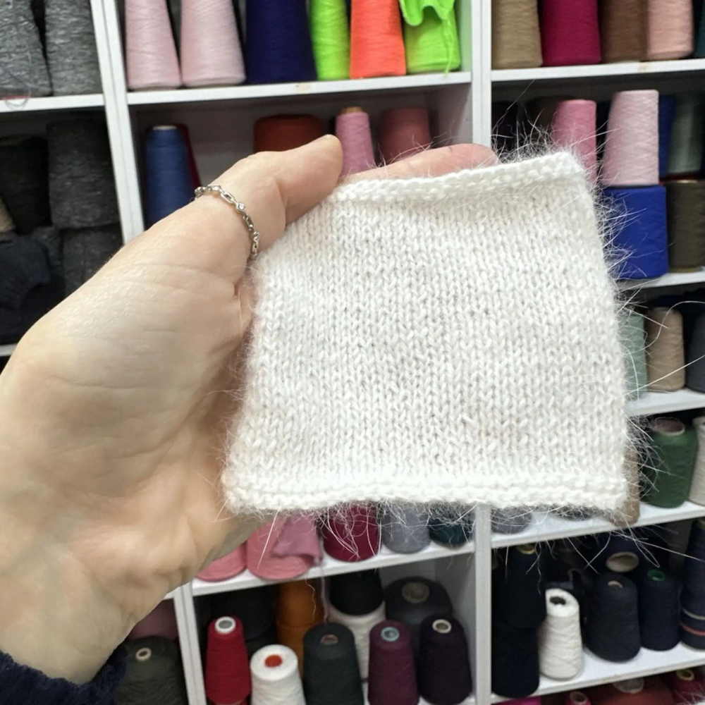 ANGORA70 - BRIGHT YARN; 70% ангора, 30% п/а; 700м/100гр; col. R20001, цвет: белый; S721