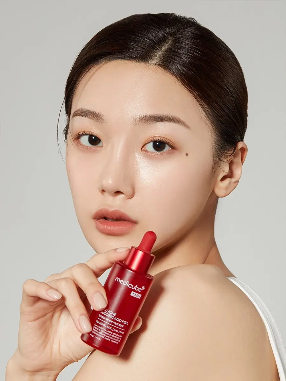 Medicube Сыворотка-пилинг с янтарной кислотой против акне и пигментации Red Acne Succinic Acid Peel 40 гр