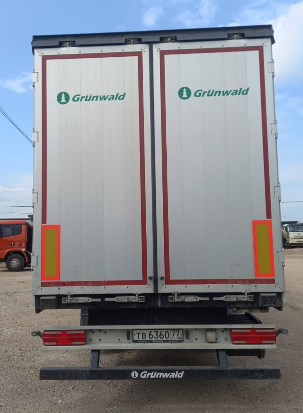 Grunwald 9453 Полуприцеп бортовой (евроборт) 9453-0000010-10 (Шторный)