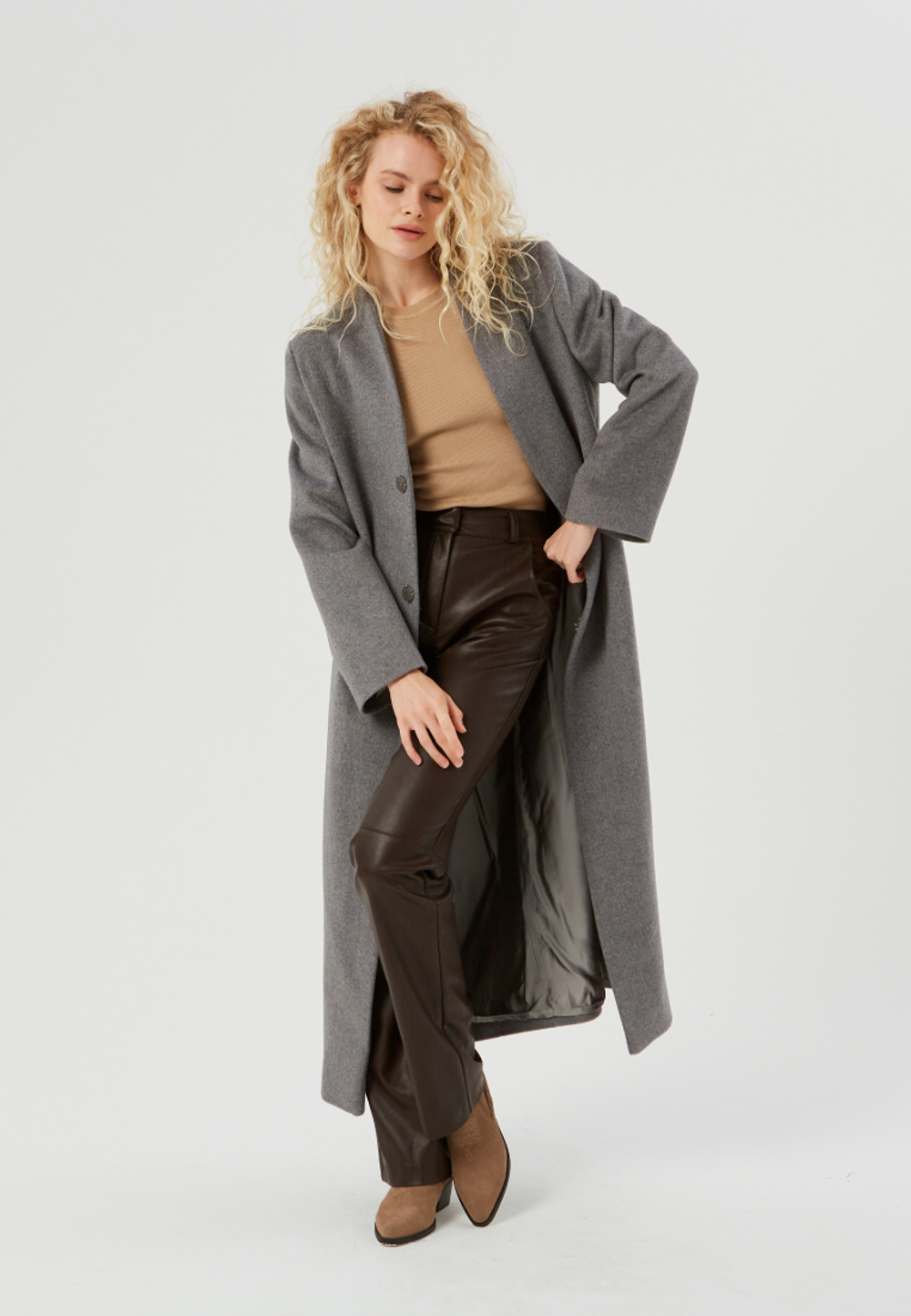 Брюки женские из экокожи коричневые