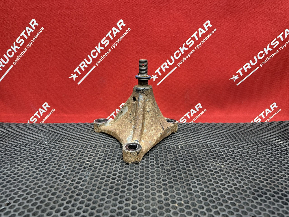 Кронштейн цилиндра подъема кабины 2023г