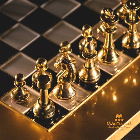 Шахматы классические 28х28см Manopoulos Classic Metal Chess золото с серебром