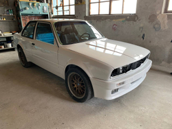 BMW E30 Mtech2 Передний бампер (Реплика "Стекловолокно")