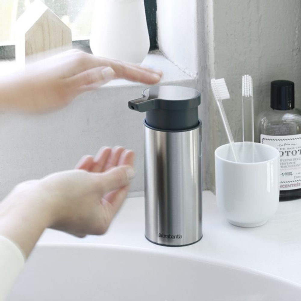 Диспенсер для жидкого мыла 0.18л Brabantia Sink Side стальной