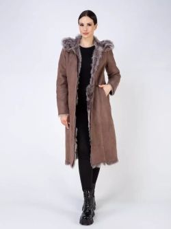 Дубленка зимняя с капюшоном натуральная