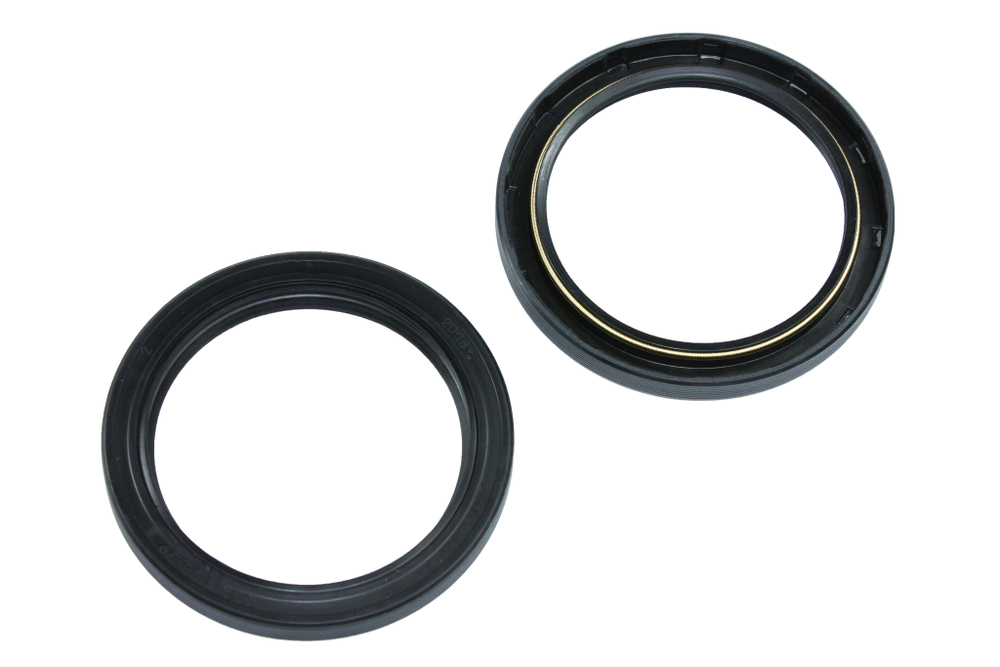 Сальник 92x120x12-2,2 а/м МАЗ переднией ступицы (чёрный с пружиной/NBR) ГОСТ 8752-79 Балаково