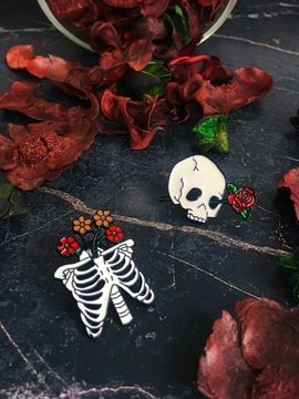 Пин на рюкзак и одежду. Ребра