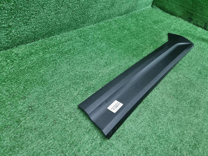 Накладка двери передняя правая Volvo XC40 (17-н.в)