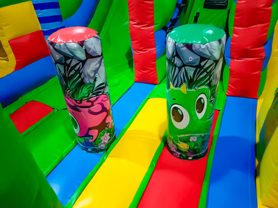 Коммерческий надувной батут «Звериный мир 2» с горкой и аркой, 6*5*4.2 м