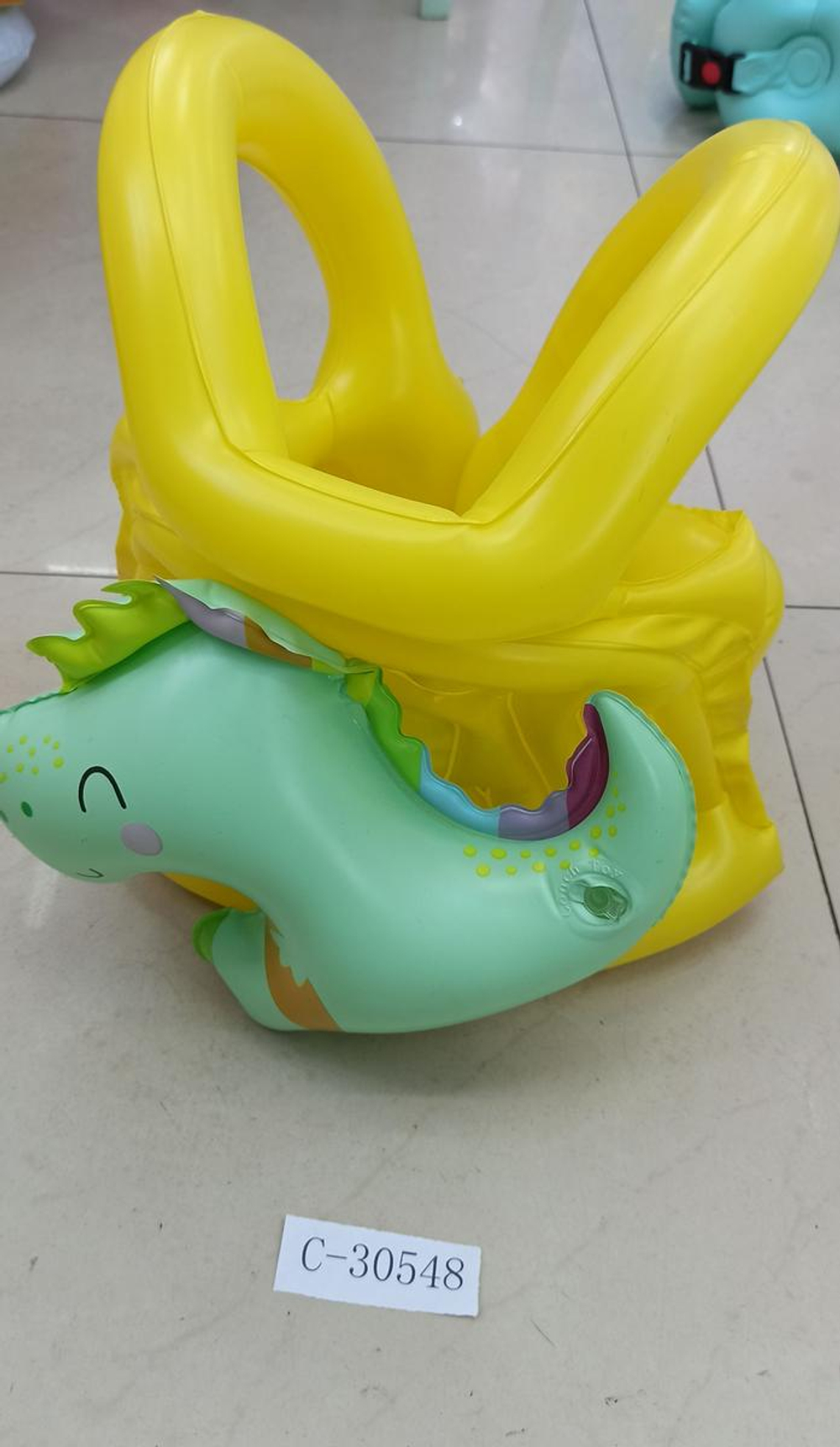 Жилет желтый размер маленький с динозавром, с-30548