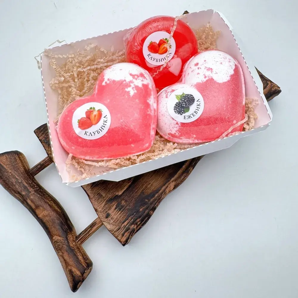 Набор бомбочек "Сердце клубника XL, сердце ежевика XL + мыло клубника"