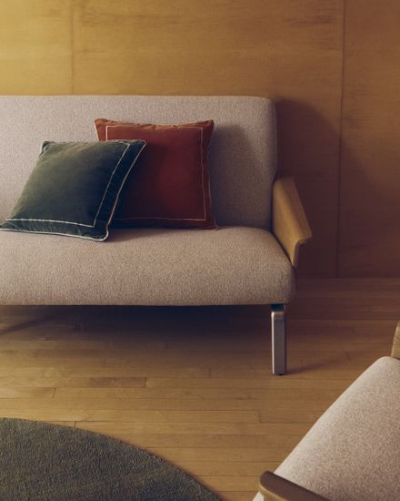 Чехол на подушку Tivani из зеленого бархата с вышивкой 45 x 45 см