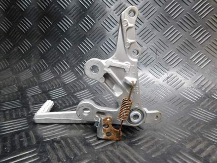 Подножка водительская правая Suzuki GSX-R600/750 (K4/K5) 051919