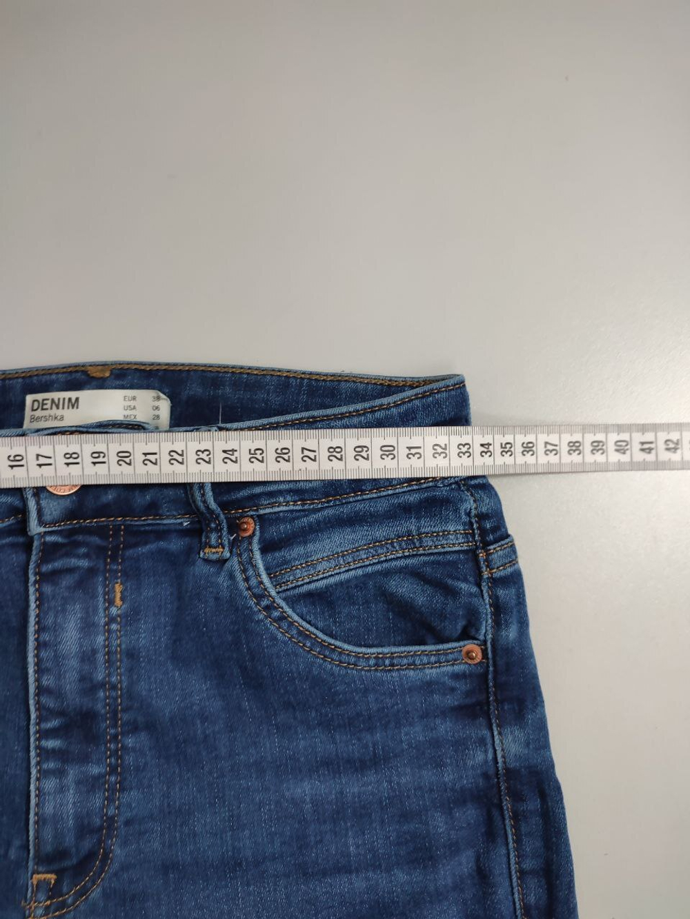Джинсы Bershka базовые 44 размер