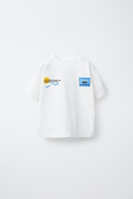 ZARA ФУТБОЛКА С НАШИВКОЙ, БЕЛЫЙ