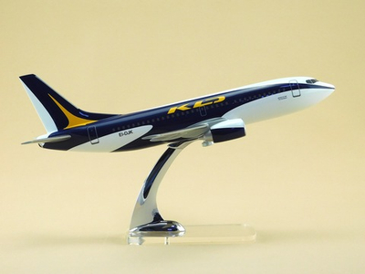 Модель самолета Boeing 737-300 (М1:100, KD Avia)