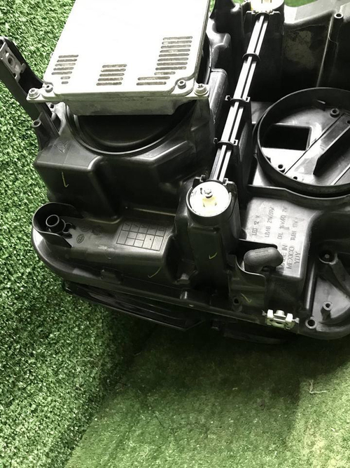 Фара левая VW Teramont (2017-2022) LED