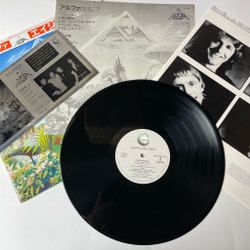 Винтажная виниловая пластинка LP Asia Alpha (Japan 1983) (Obi, Стикеры) The Heat Goes On