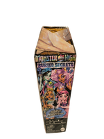 Кукла Monster High «Buried Secrets» HYV64 — тайны и стиль