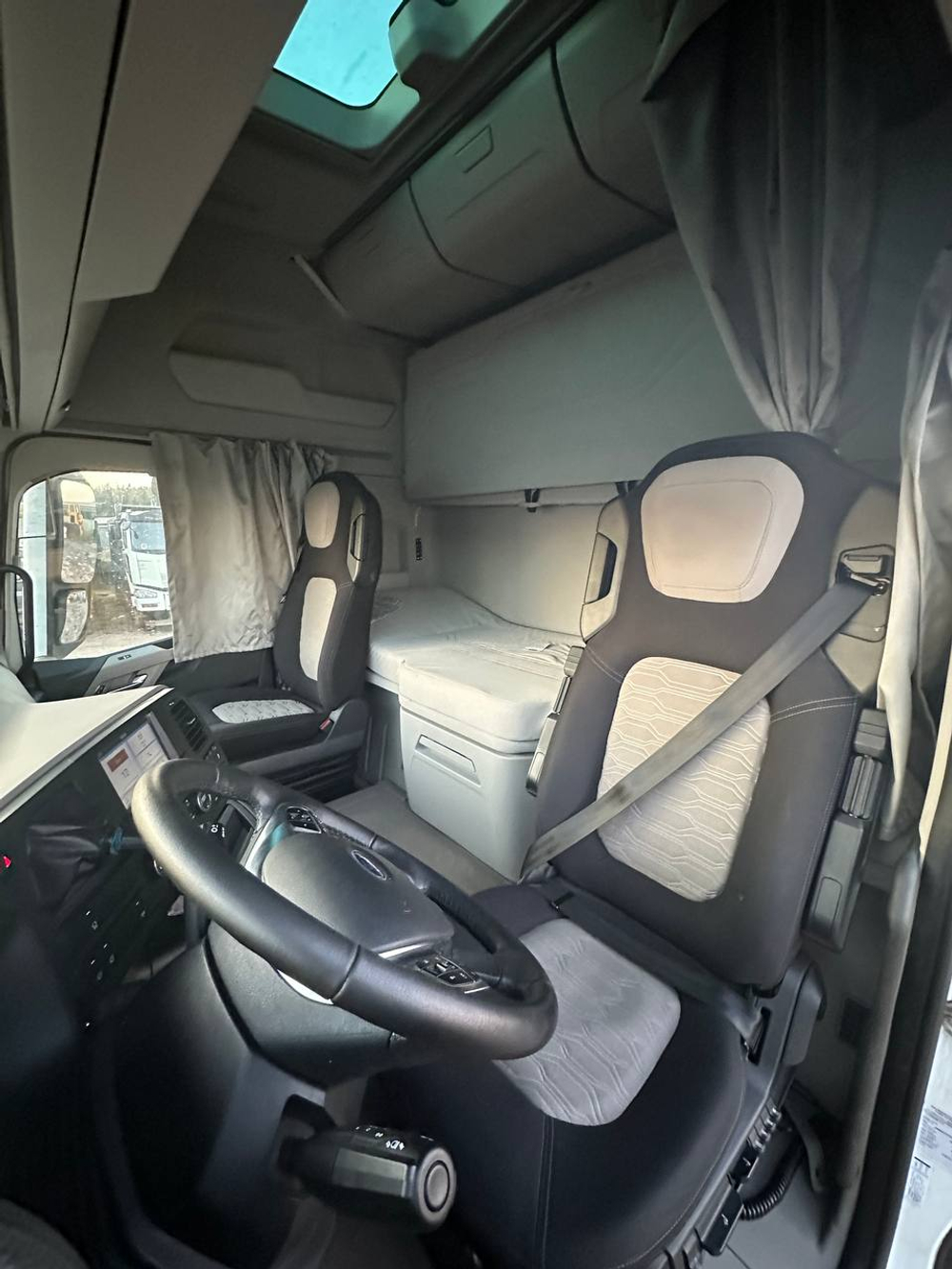 Ford F-Max 4x2 Седельный тягач CCK1 (Дизельный, 12,7 л, 500 л.с., АТ)