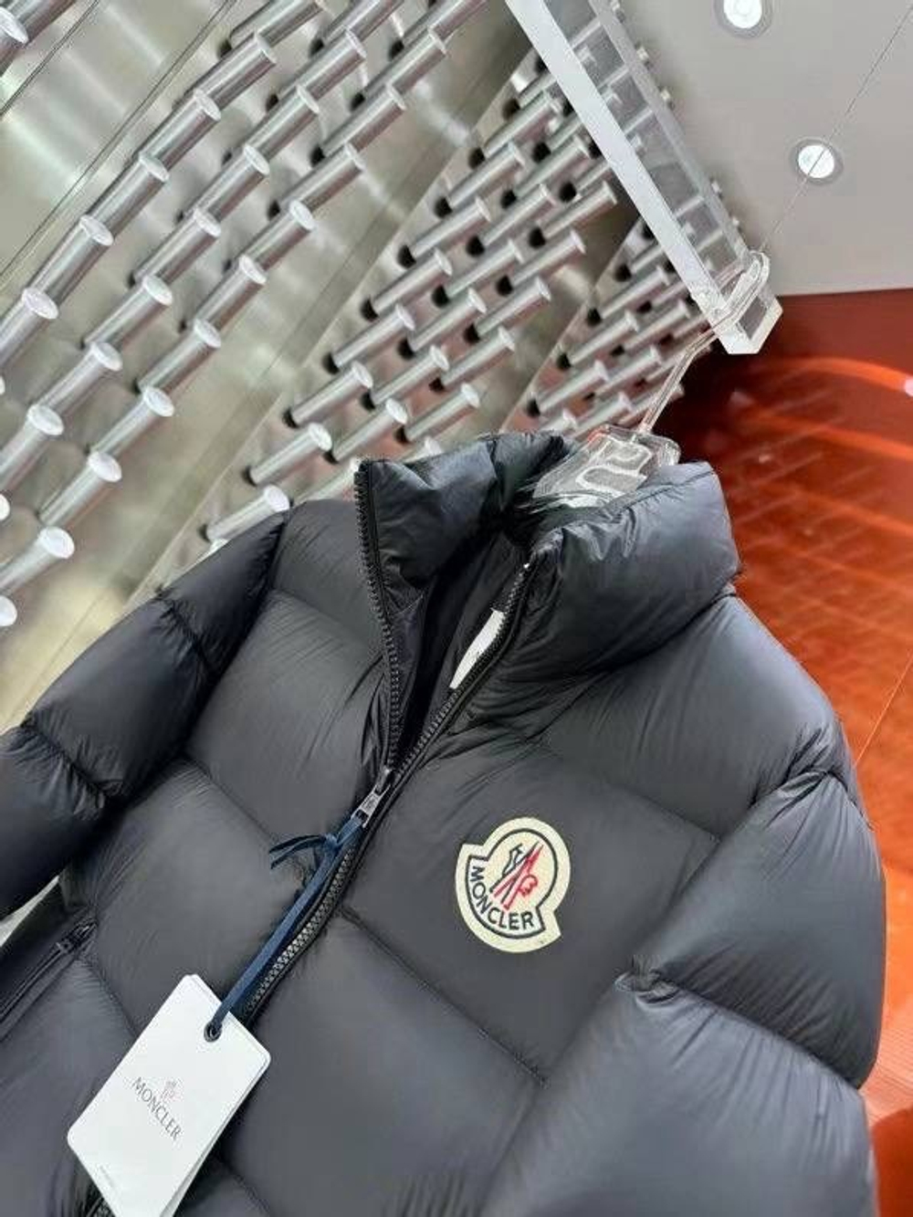 Пуховик Moncler
