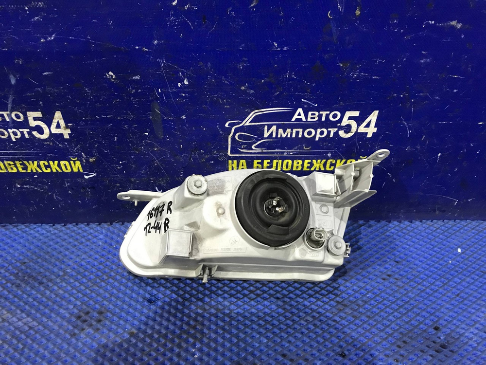 Фара передняя правая TOYOTA COROLLA 1997-2000