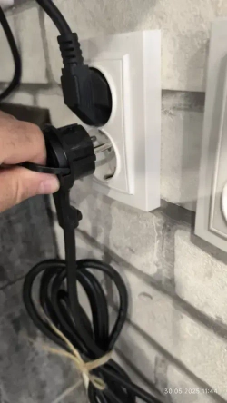 Удлинитель С плоской потайной Вилкой с Кольцом 3 метра 3 влагозащитные розетки IP45 с защитными крышками с заземлением