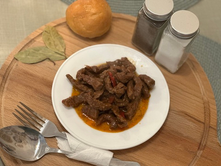 Мясной гуляш из говядины