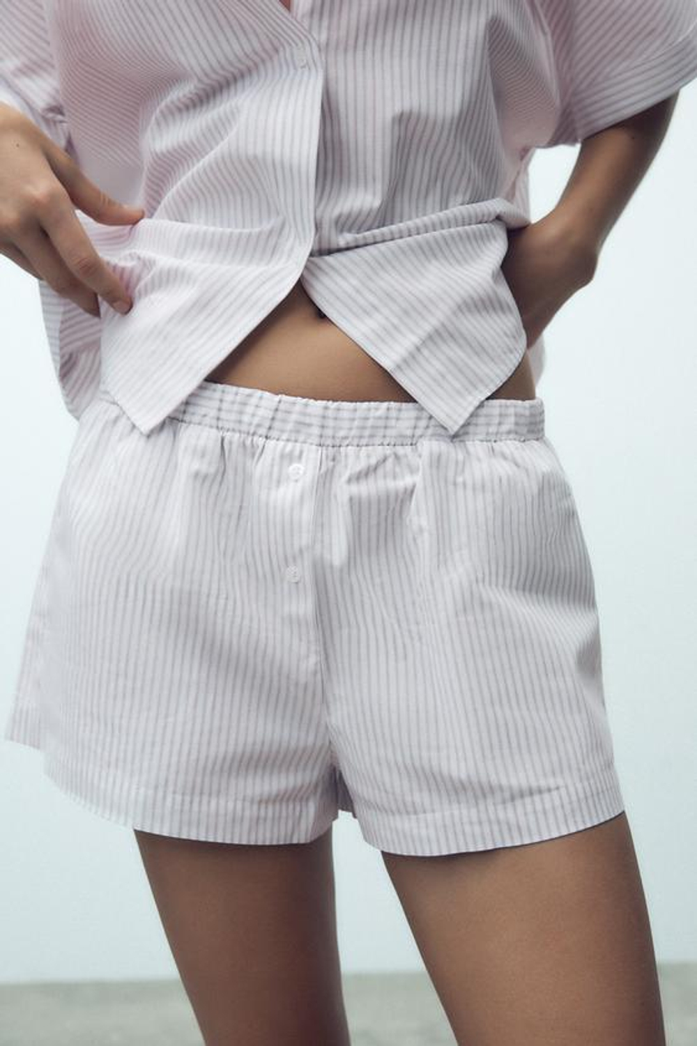 ZARA ПИЖАМНЫЕ ШОРТЫ В ПОЛОСКУ, БЕЛЫЙ/БИРЮЗОВЫЙ