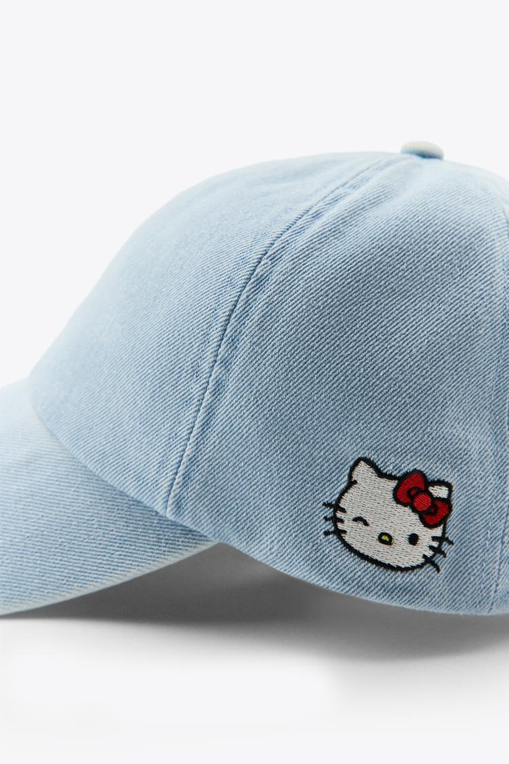 ZARA ДЖИНСОВАЯ КЕПКА HELLO KITTY © 2025 SANRIO, ГОЛУБОЙ
