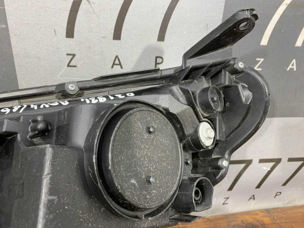 Фара правая LED Toyota RAV4 IV (XA40) 15-19 Б/У Оригинал 8114542680