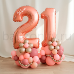 Стойка "Цветок в розовом золоте с цифрой"