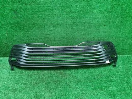 Решетка переднего бампера Toyota Camry xv70 17-21