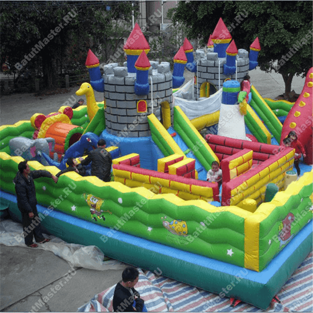 Большой надувной батут "Средневековье" 20*20*5 м