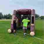 Надувной дартс «Меткий топор» на подкачке, диаметр 4 м, размер 4×3×4 м