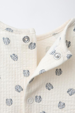 ZARA ФУТБОЛКА С ТЕКСТУРНЫМ РИСУНКОМ «КРОЛИКИ», ЭКРЮ