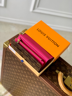 Louis Vuitton Sarah Wallet