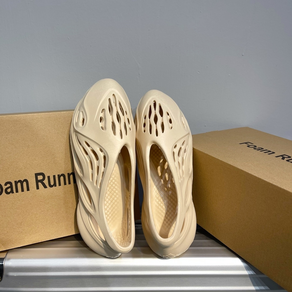 Adidas Yeezy Foam Runner