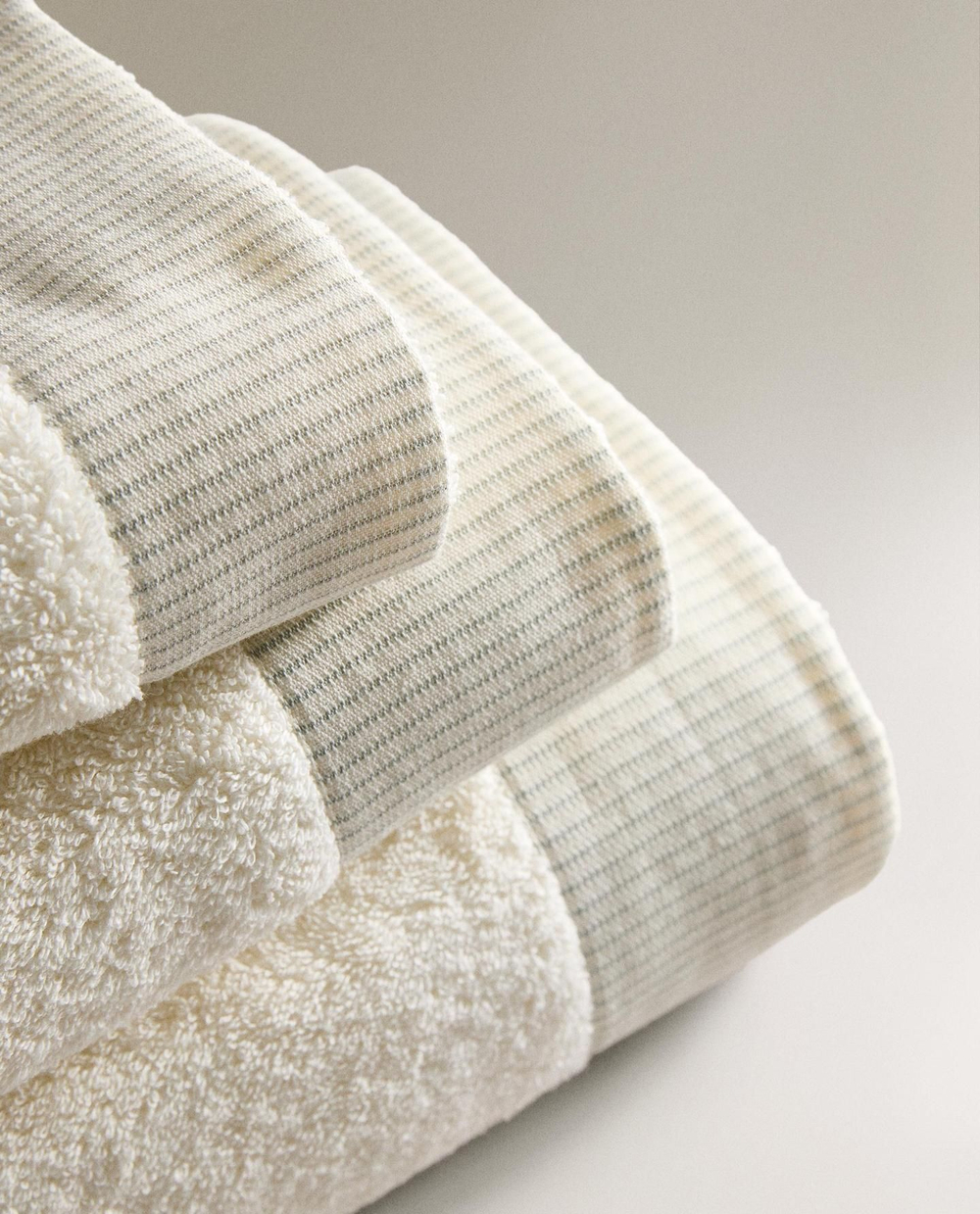 Zara Home - Полосатое бордюрное банное полотенце, бежевый, 30х50 см