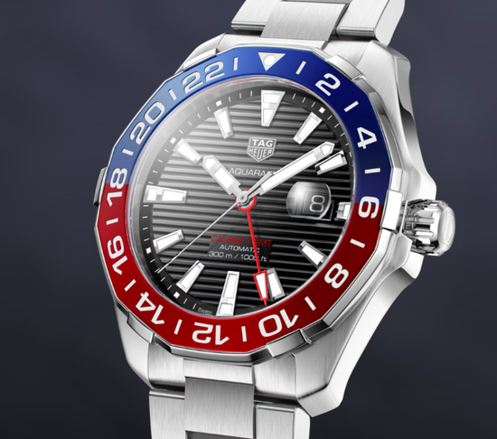 Мужские механические часы Aquaracer GMT Calibre 5 WAY201A.BA0927 TAG Heuer темный фон