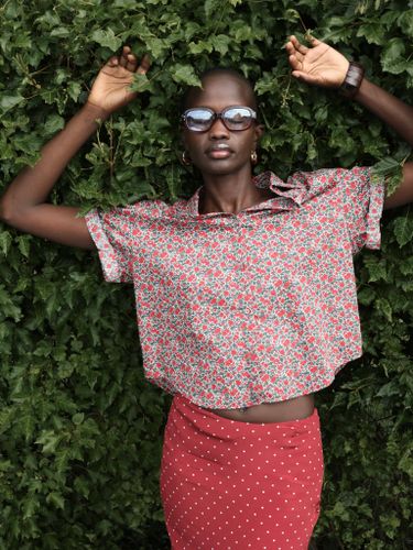 Блуза с коротким рукавом в цветочек