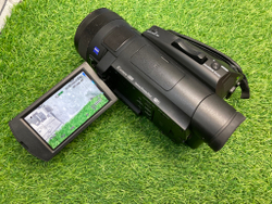 Sony FDR-AX700