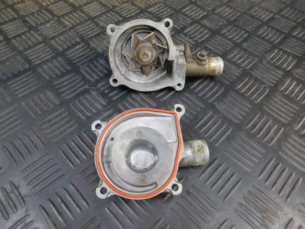 Помпа Kawasaki ZZR 400 98 053026