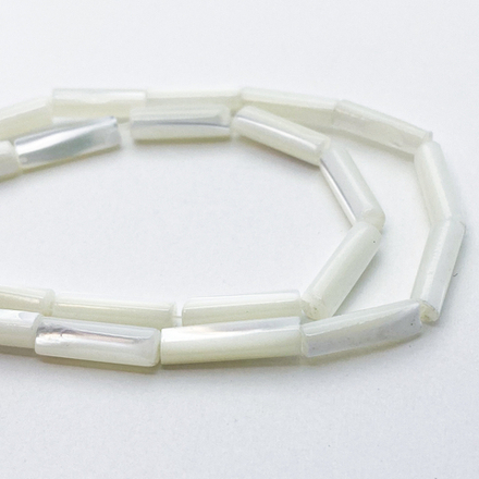 Перламутр Трубочка бусины, размер около 14*4 мм, цена за 13-14 шт (1/2 нити)
