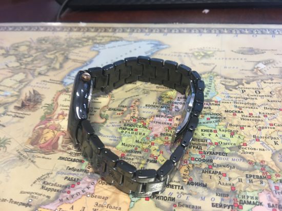 Женские керамические часы из Франции LeVier L 7504 L Bl вид сбоку