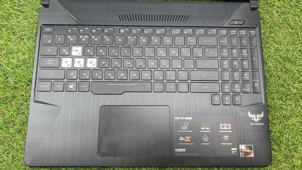 Игровой 17.3" asus i7-7/8 Gb/GTX 1050 4 Gb/FHD