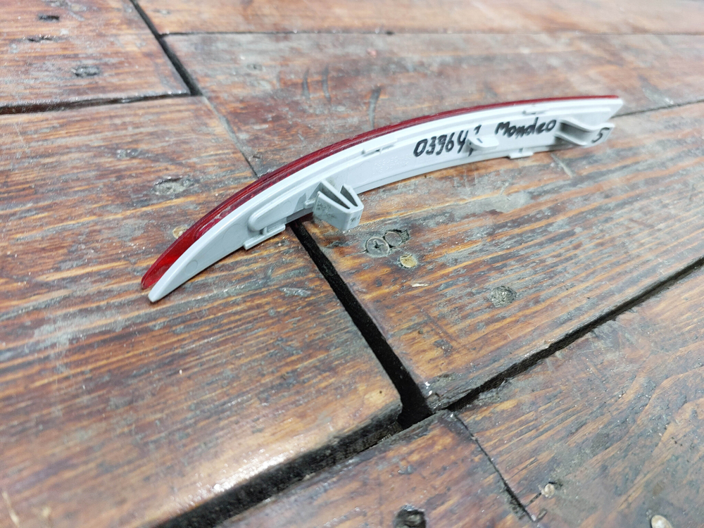 Катафот заднего бампера правый Ford Mondeo 5 14-19 Б/У Оригинал 5318070